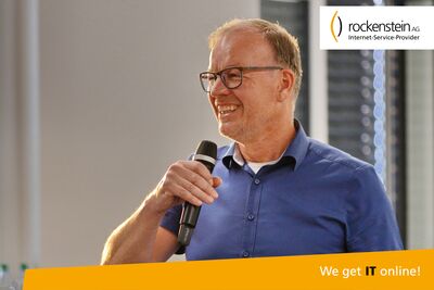 Christoph Rockenstein begrüßt die Gäste.
