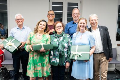 v.l.n.r.: Rolf M. Schlegelmilch, Gabriele Nelkenstock, Fred Elsner, Nicoletta Spagnolo, Christoph Rockenstein, Judith Roth-Jörg, Carlo Bennati